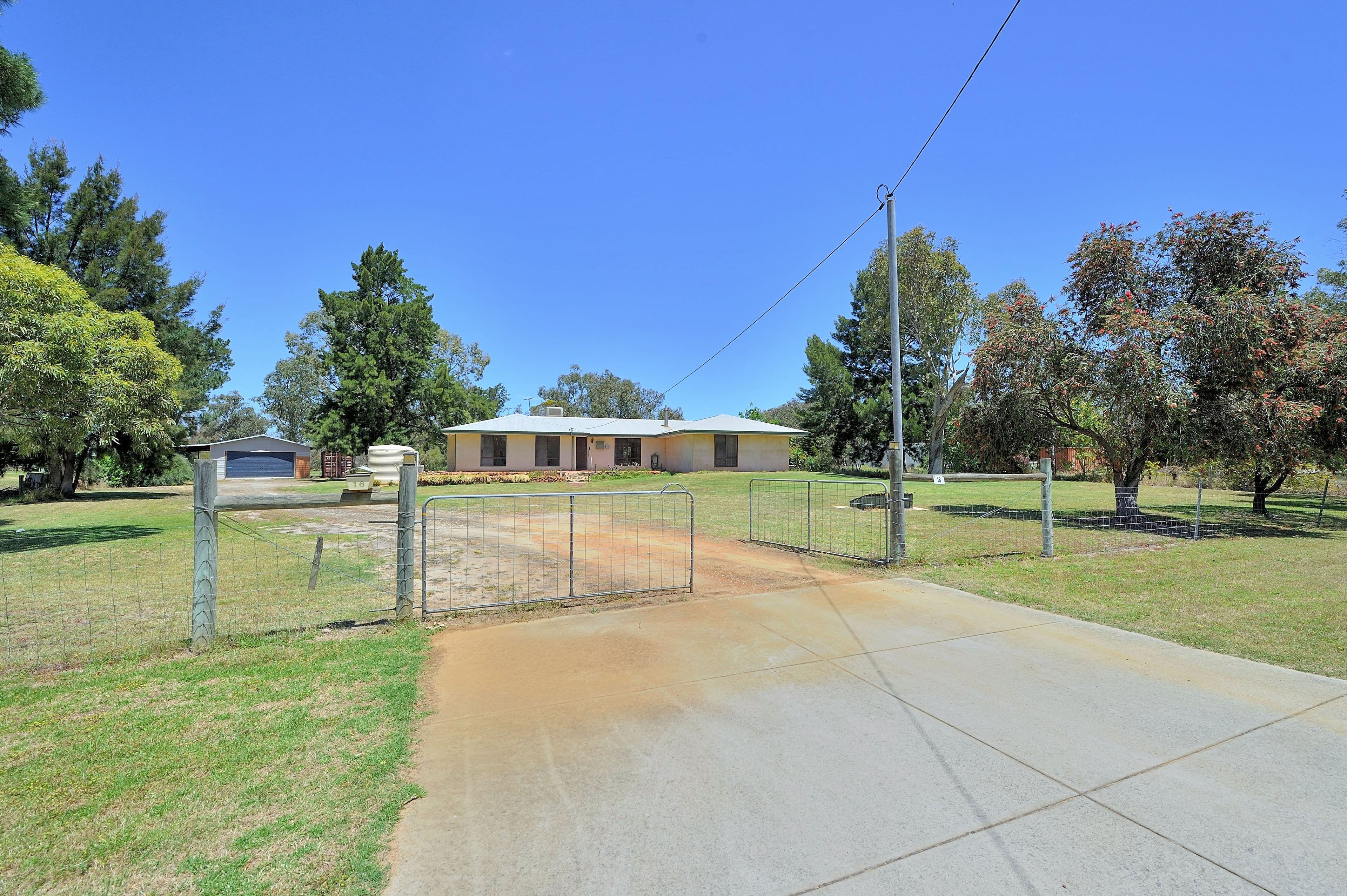 16 Deanhead Street, Bullsbrook WA 6084, Bullsbrook - Image 1