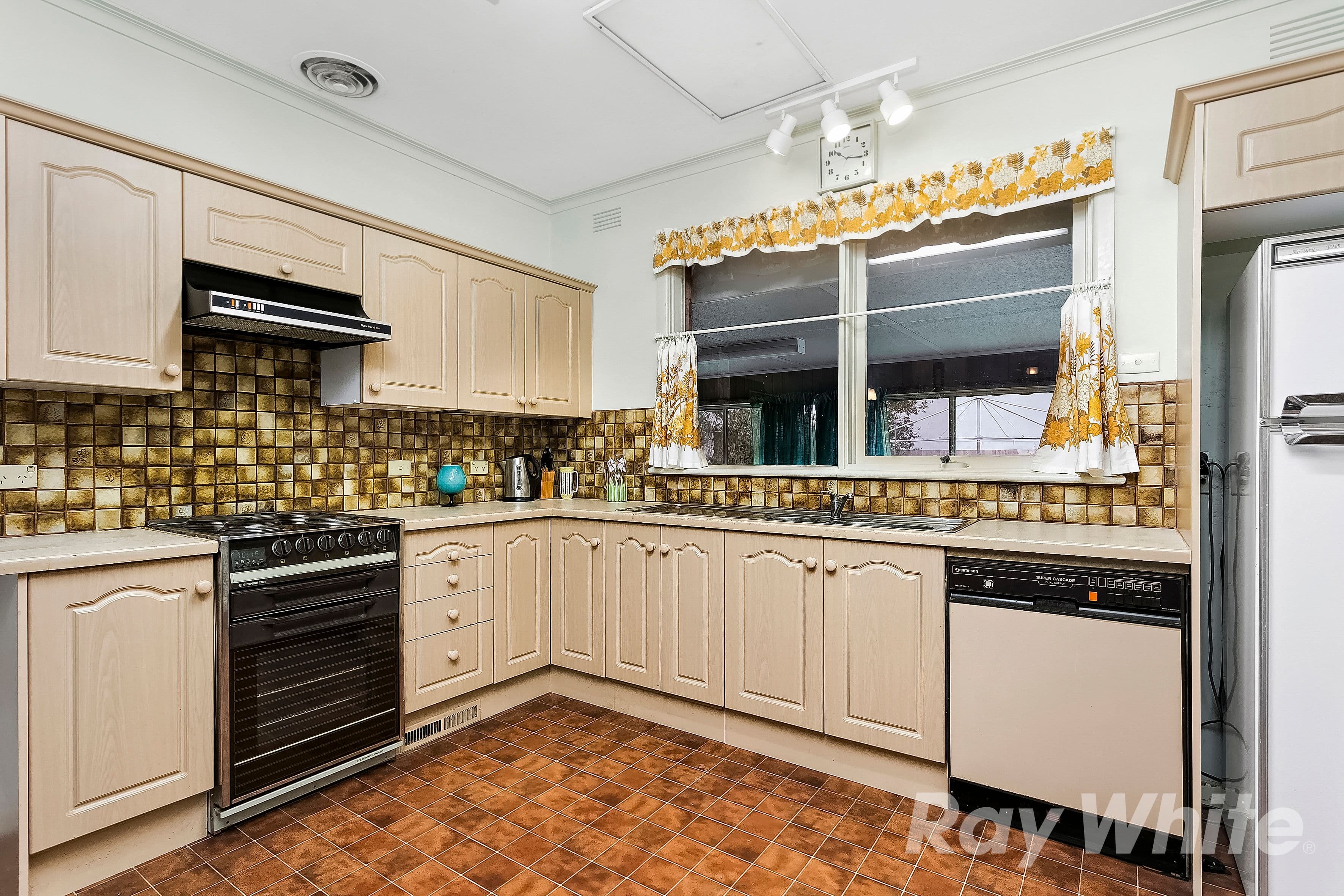 7 Cranleigh Grove, Mount Waverley VIC 3149, Mount Waverley - Thumbnail 5