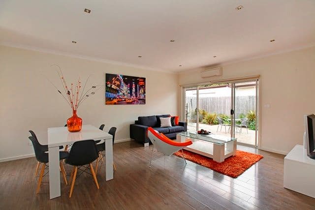 61 Dundee Street, RESERVOIR VIC 3073, Reservoir - Thumbnail 2