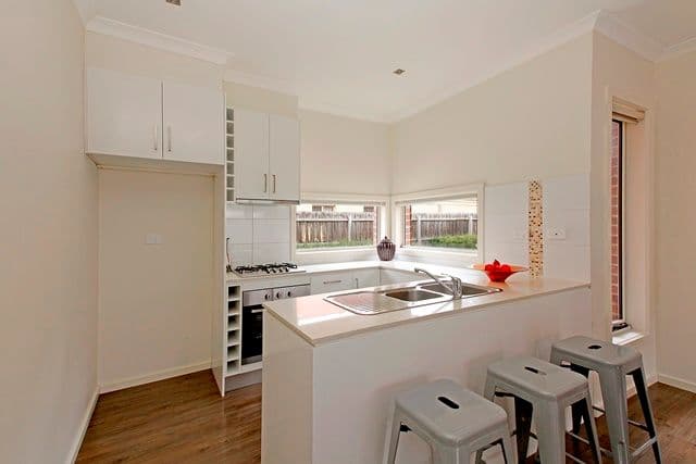 61 Dundee Street, RESERVOIR VIC 3073, Reservoir - Thumbnail 6