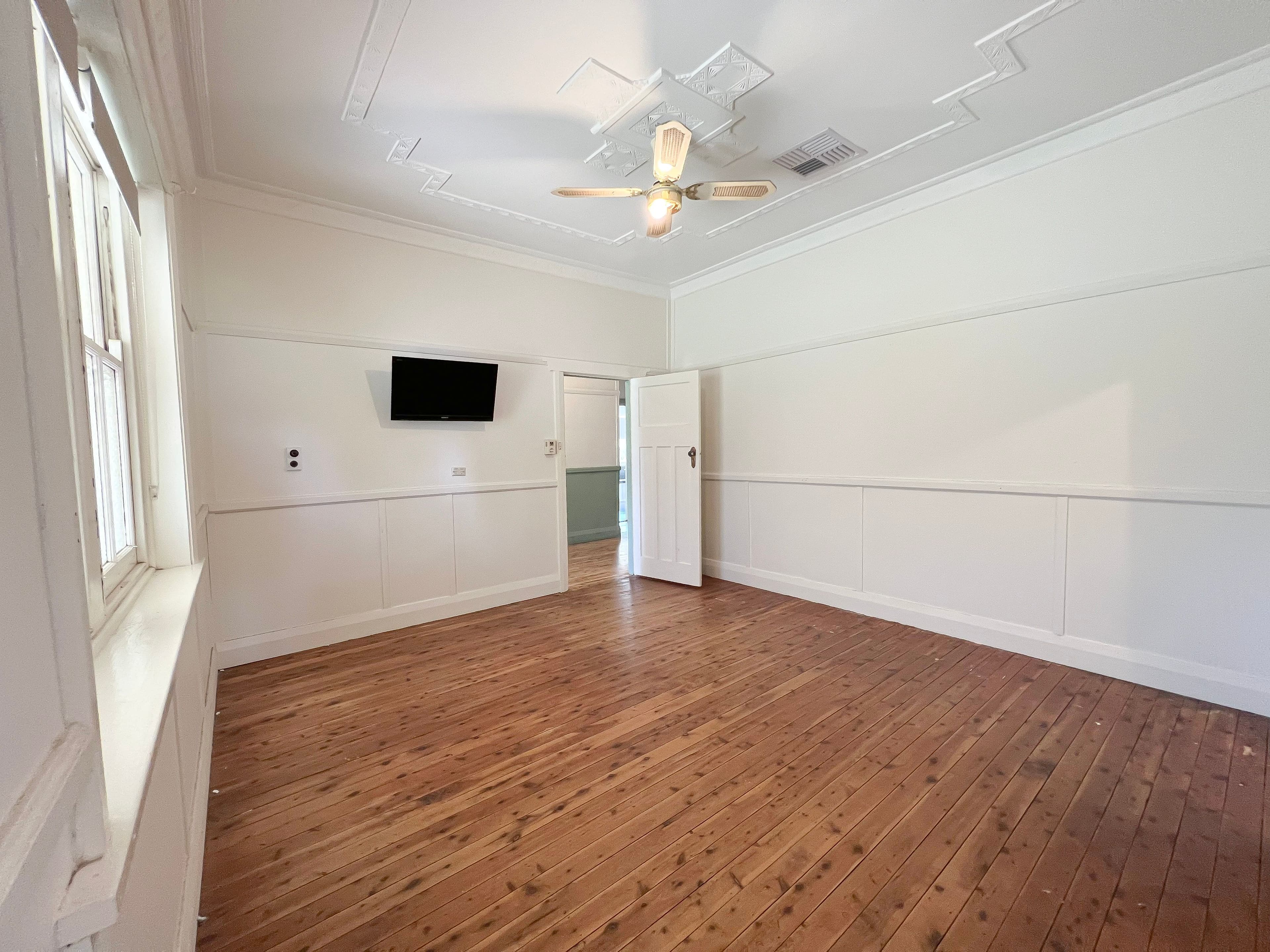 14 Grenfell Street, West Wyalong NSW 2671, West Wyalong - Thumbnail 8