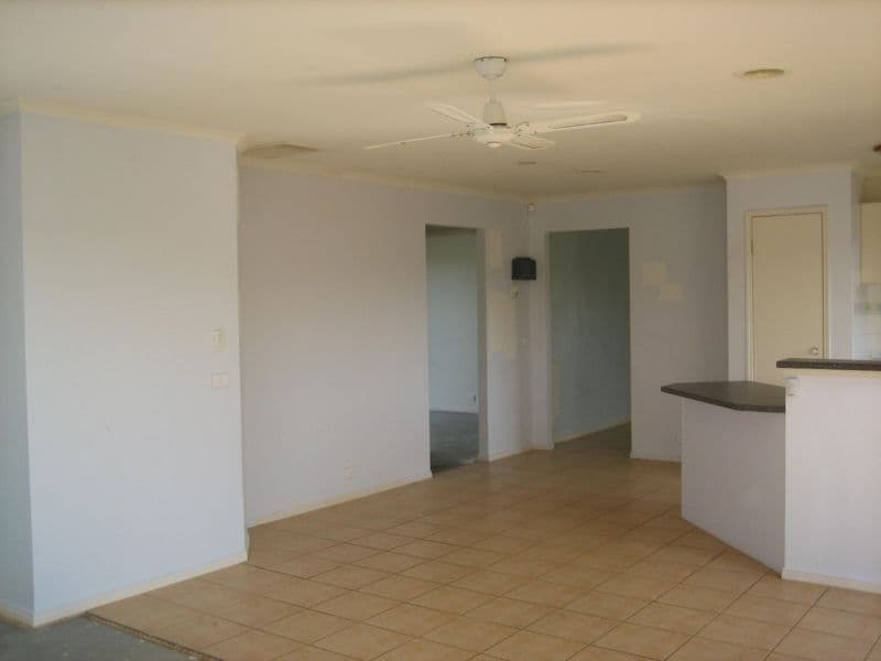 3 Grantly Close, HAMPTON PARK VIC 3976, Hampton Park - Thumbnail 3