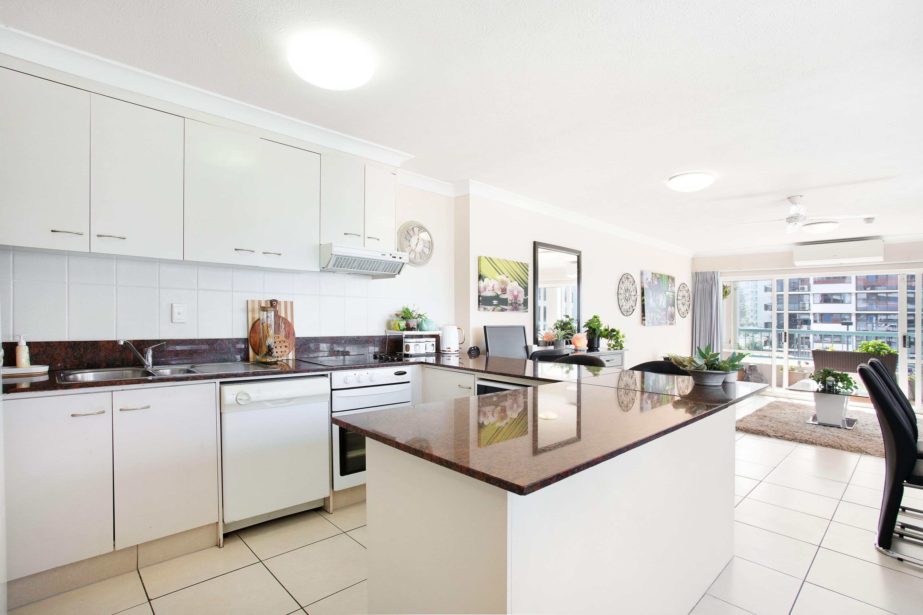 26 Old Burleigh Road 'Paros on the Beach', Surfers Paradise QLD 4217, Surfers Paradise - Thumbnail 5