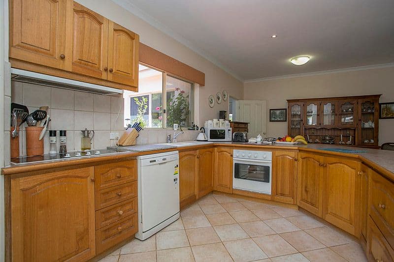 9 Davies Crescent, Gooseberry Hill WA 6076, Gooseberry Hill - Thumbnail 6