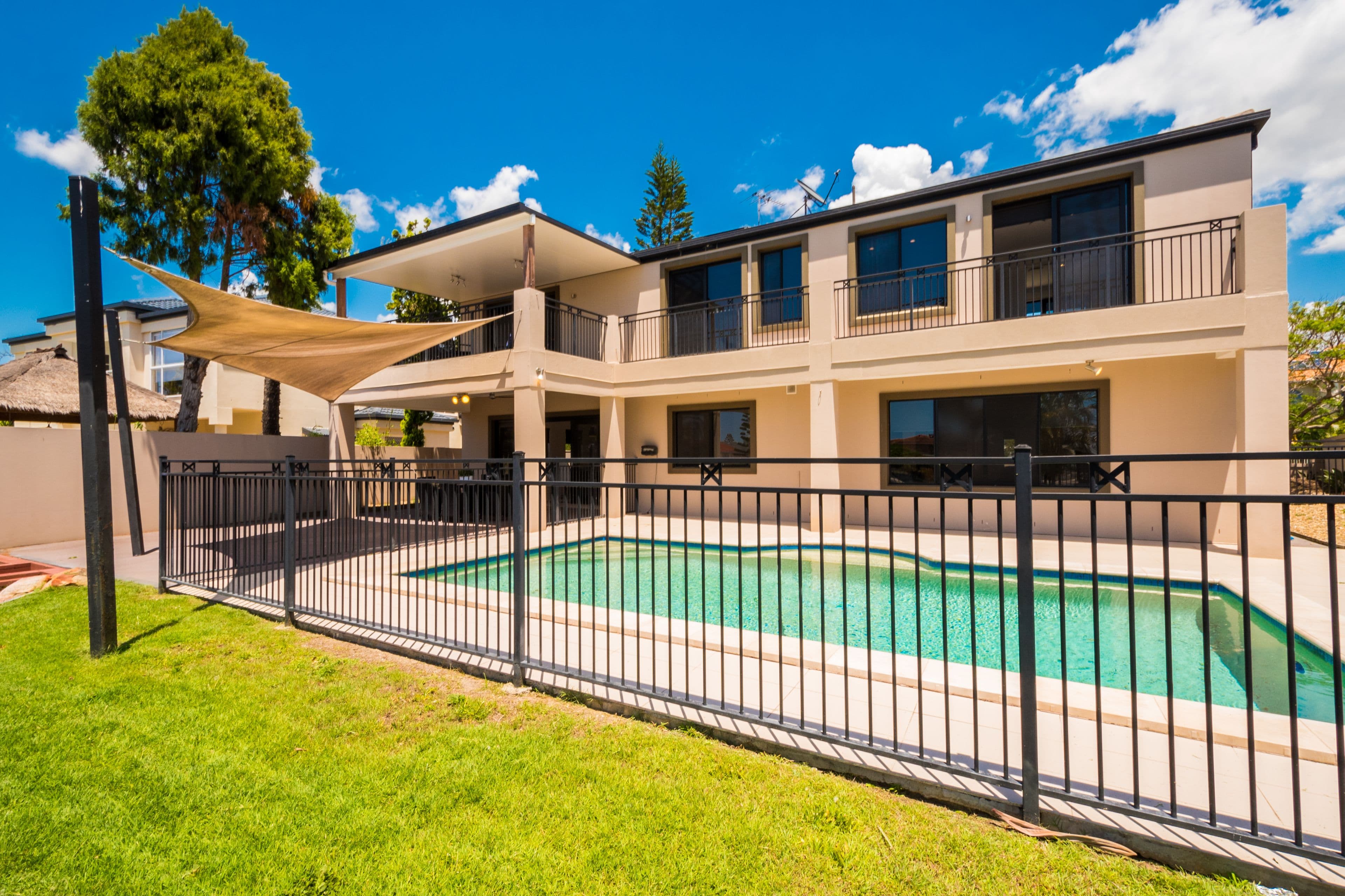30 Edinburgh Road, Benowa Waters QLD 4217, Benowa - Thumbnail 2