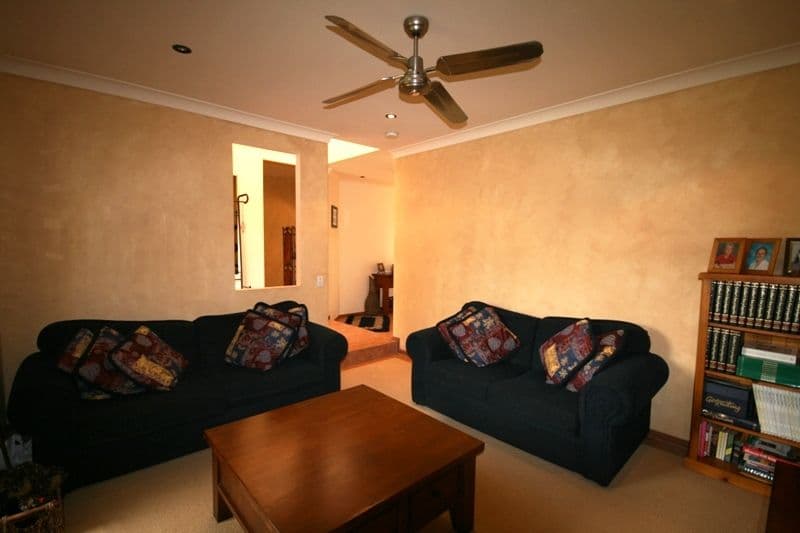 6 Glastonbury Drive, MUDGEERABA QLD 4213, Mudgeeraba - Thumbnail 2