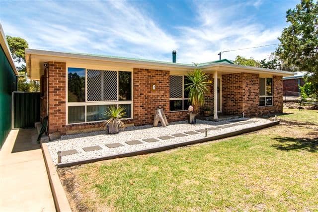 6 Catherine Crescent, KINGSTHORPE QLD 4400, Kingsthorpe - Thumbnail 2