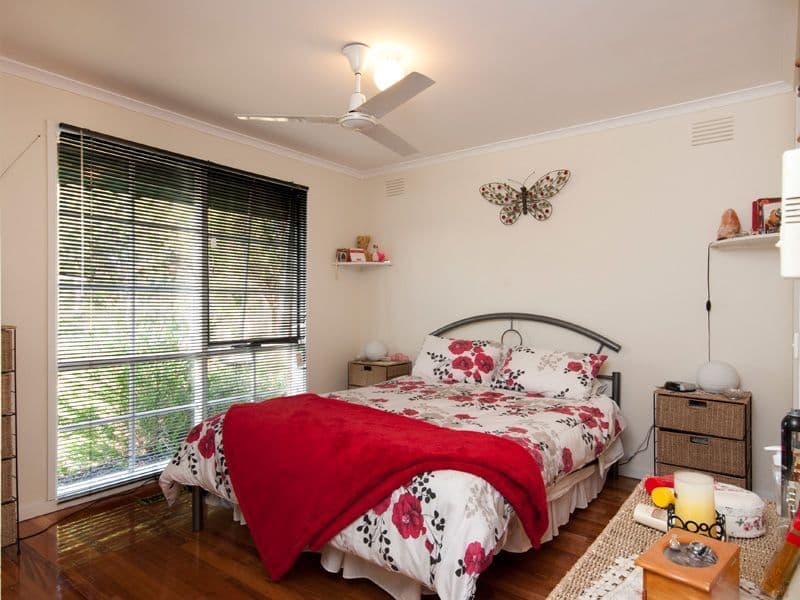 16 Rossiter Avenue, ENDEAVOUR HILLS VIC 3802, Endeavour Hills - Thumbnail 4