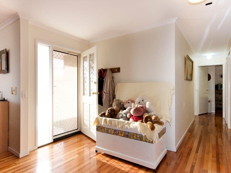 16 Rossiter Avenue, ENDEAVOUR HILLS VIC 3802, Endeavour Hills - Thumbnail 5