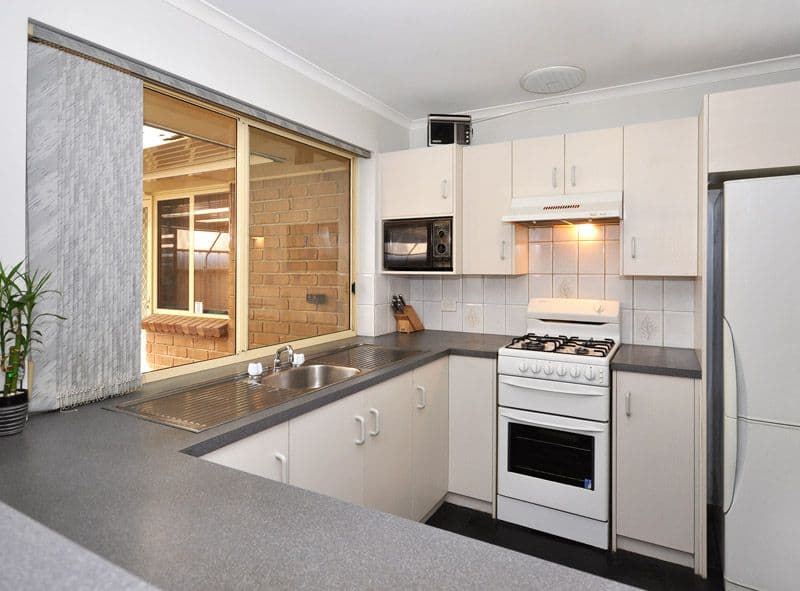 72 Farnsworth Drive, MORPHETT VALE SA 5162, Morphett Vale - Thumbnail 2