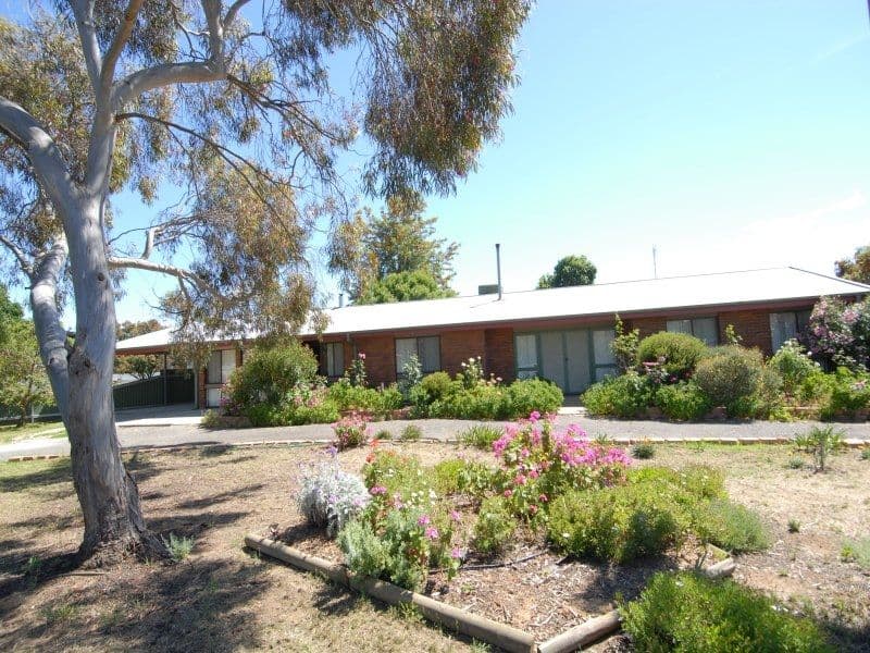 267 VICTORIA Street, Deniliquin NSW 2710, Deniliquin - Image 1