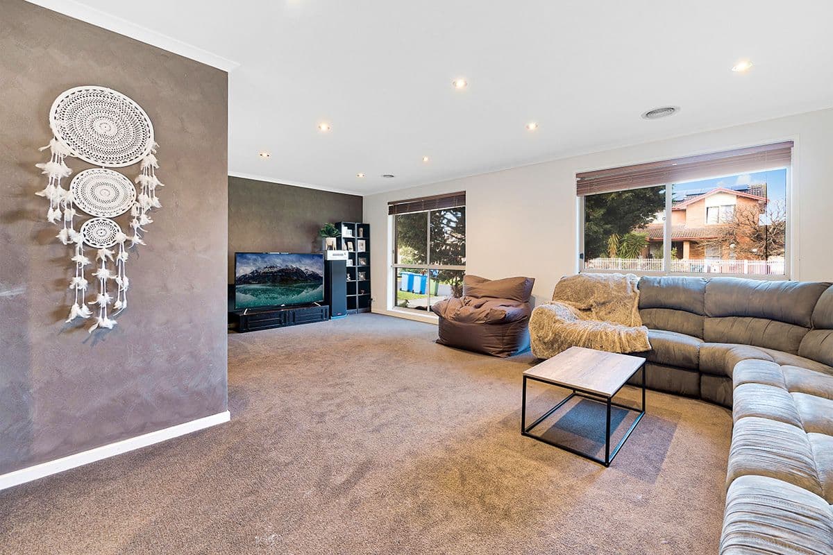 3 Frances Crescent, Cranbourne North VIC 3977, Cranbourne North - Thumbnail 3