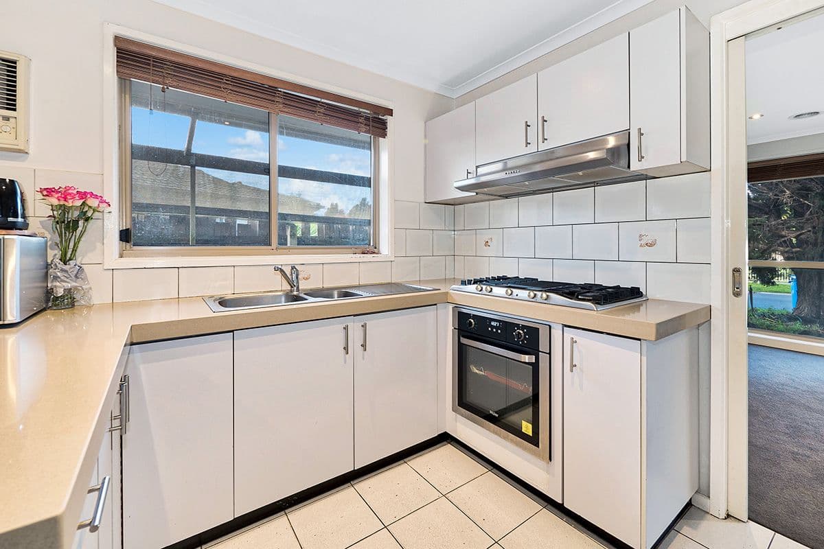 3 Frances Crescent, Cranbourne North VIC 3977, Cranbourne North - Thumbnail 4
