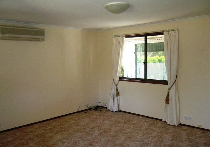 51 Merriman Drive, YASS NSW 2582, Yass - Thumbnail 2