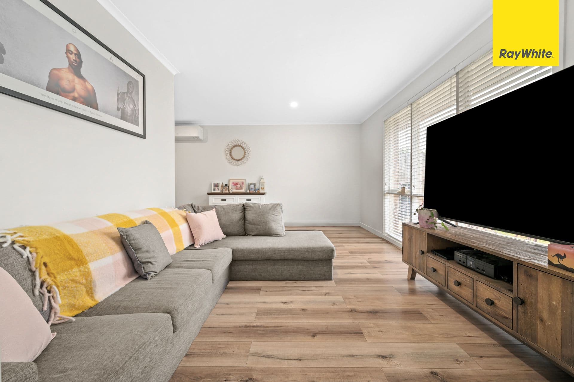 22 Pennyroyal Crescent, Kurunjang VIC 3337, Kurunjang - Thumbnail 2