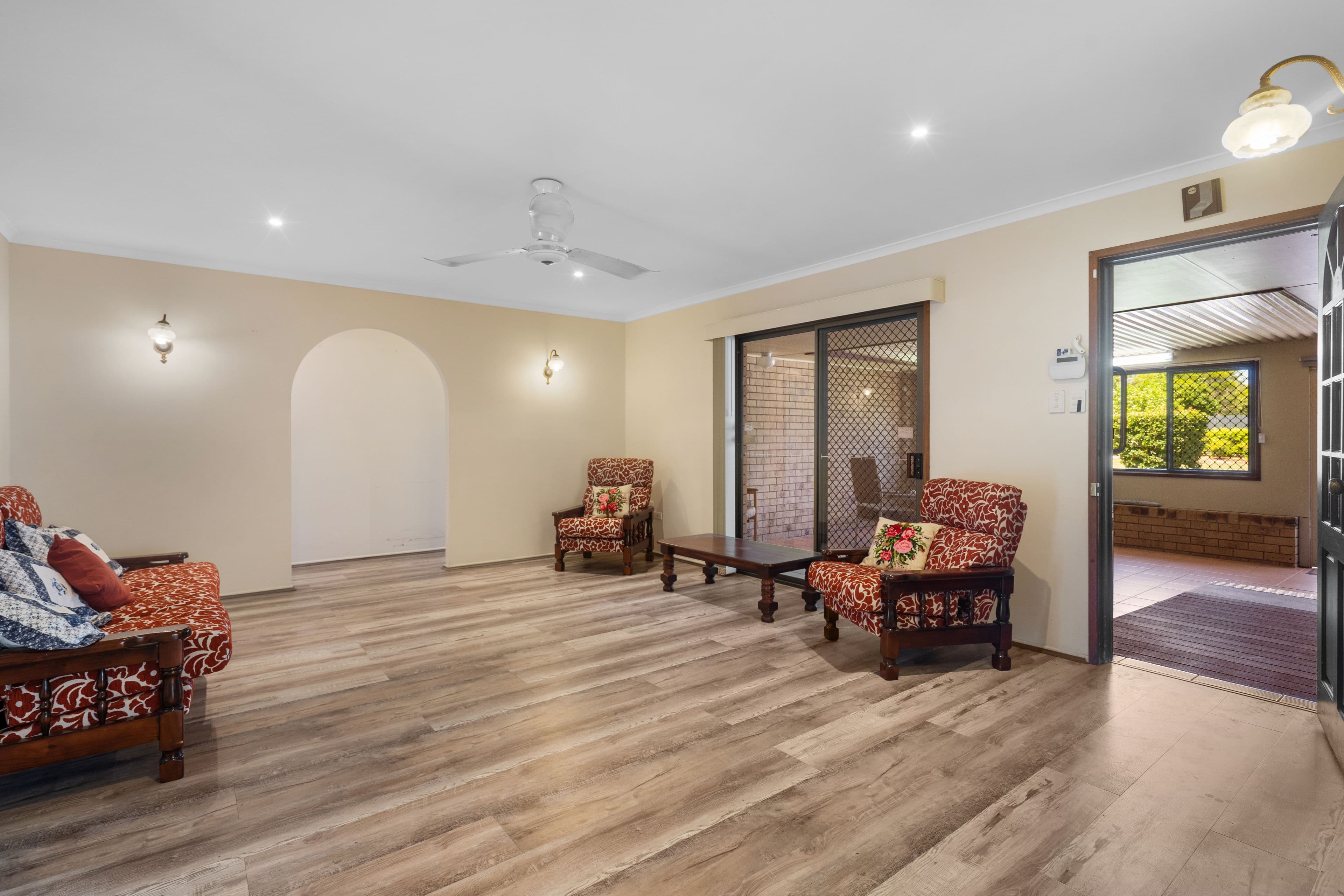 16 Sunbury Street, Birkdale QLD 4159, Birkdale - Thumbnail 4