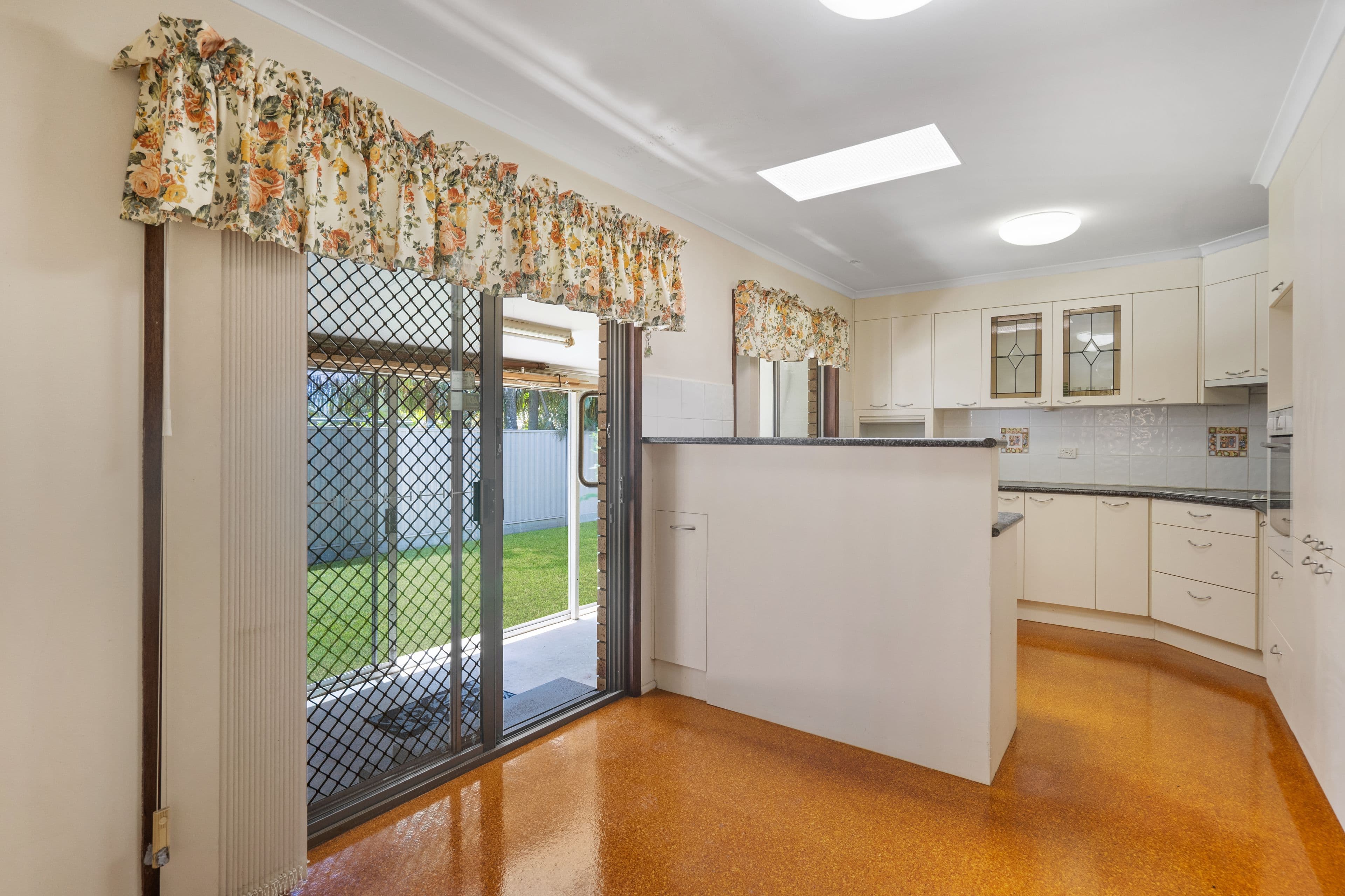 16 Sunbury Street, Birkdale QLD 4159, Birkdale - Thumbnail 7