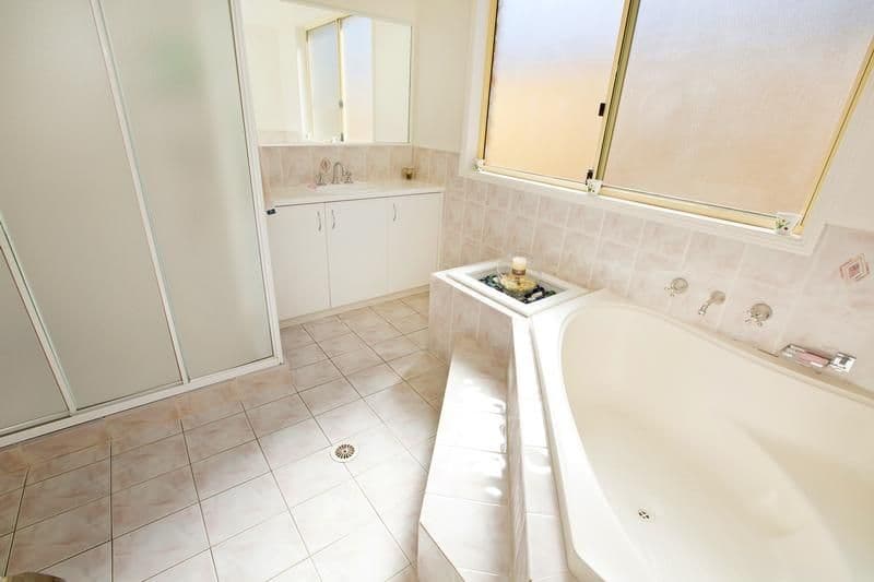 12 Dowding Close, CECIL HILLS NSW 2171, Cecil Hills - Thumbnail 8
