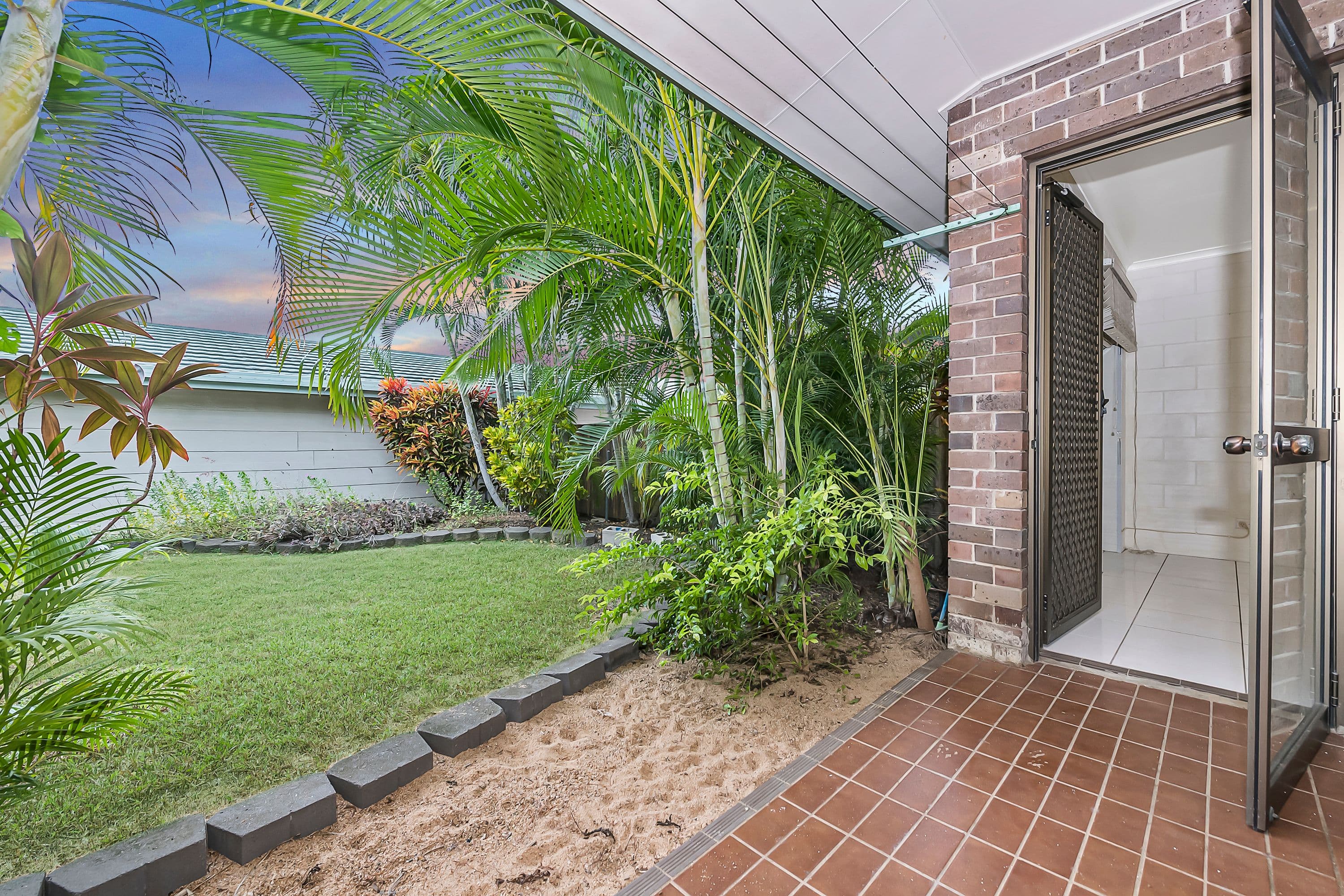 16 Old Common Road, Belgian Gardens QLD 4810, Belgian Gardens - Thumbnail 8