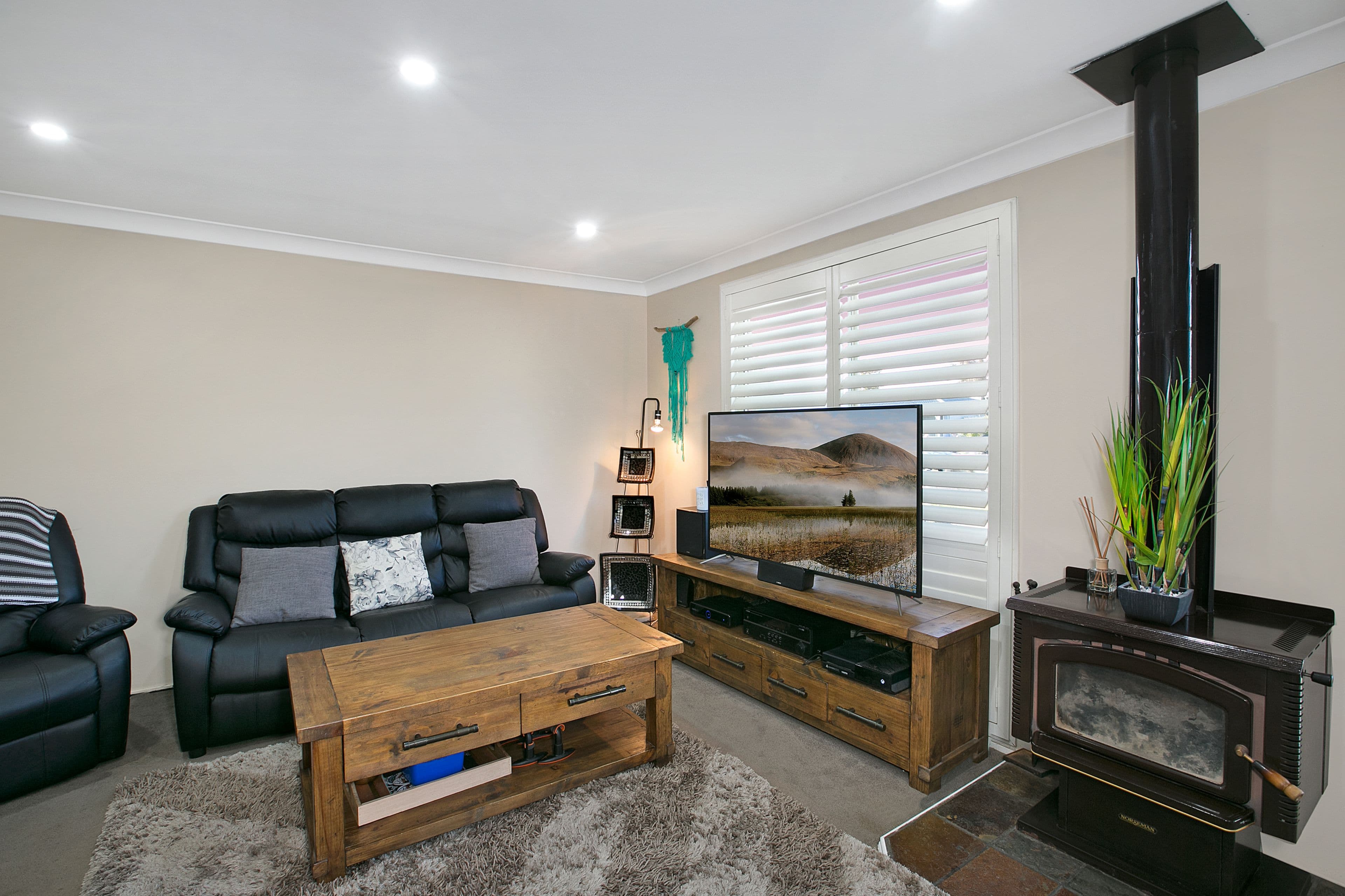 33 Dutton Road, Buxton - Thumbnail 6