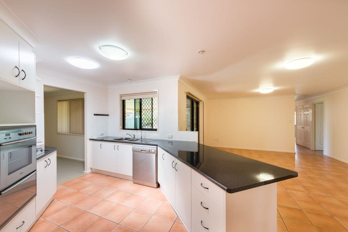 2 Weis Crescent, MIDDLE RIDGE QLD 4350, Middle Ridge - Thumbnail 2