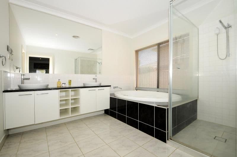 2 Mawson Walk, Sandhurst VIC 3977, Sandhurst - Thumbnail 4