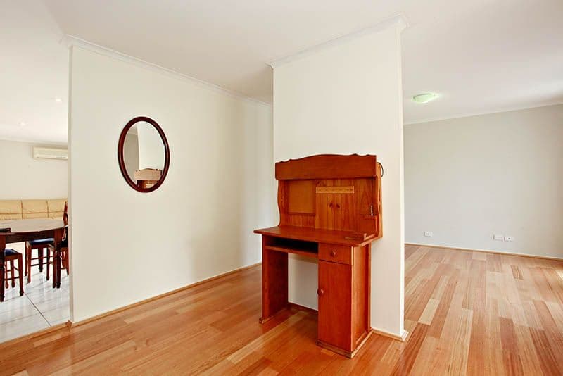 8 Meadow Place, MIDDLE PARK QLD 4074, Middle Park - Thumbnail 2