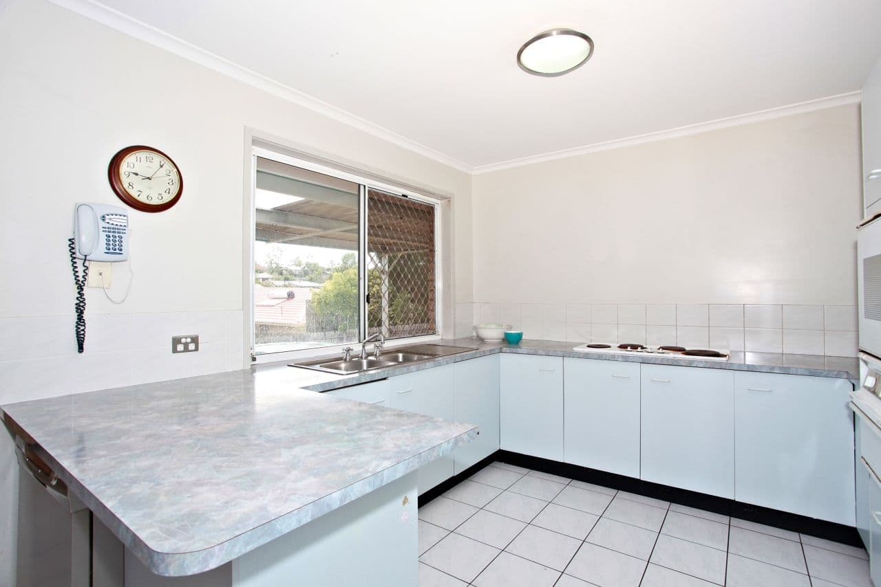 8 Meadow Place, MIDDLE PARK QLD 4074, Middle Park - Thumbnail 5
