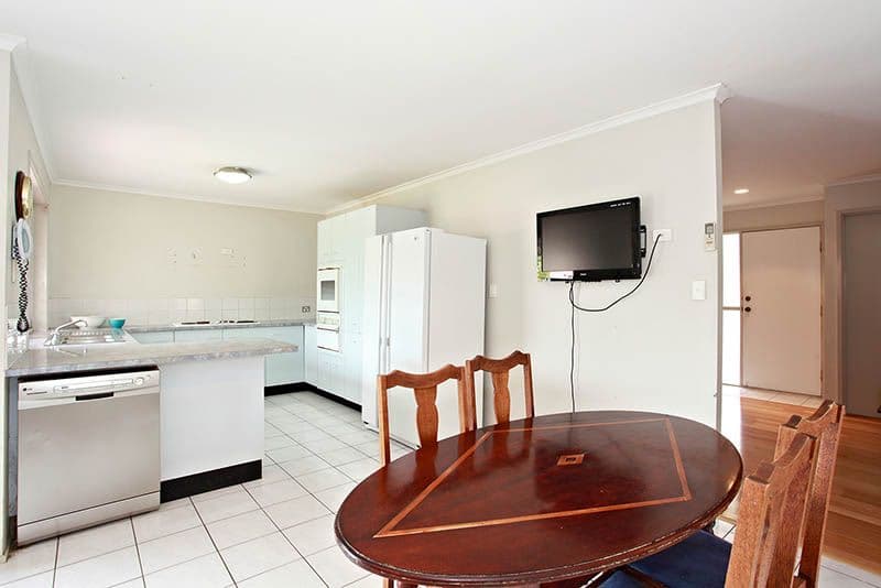 8 Meadow Place, MIDDLE PARK QLD 4074, Middle Park - Thumbnail 6