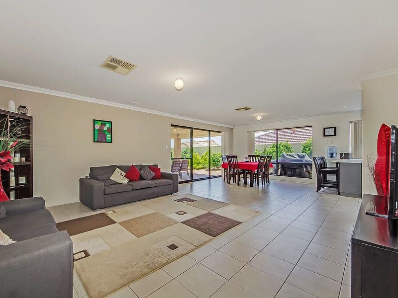 28 WIBBERLEY Loop, BALDIVIS WA 6171, Baldivis - Thumbnail 2