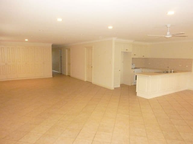 1 Jalna Court, Eltham, Eltham - Thumbnail 2