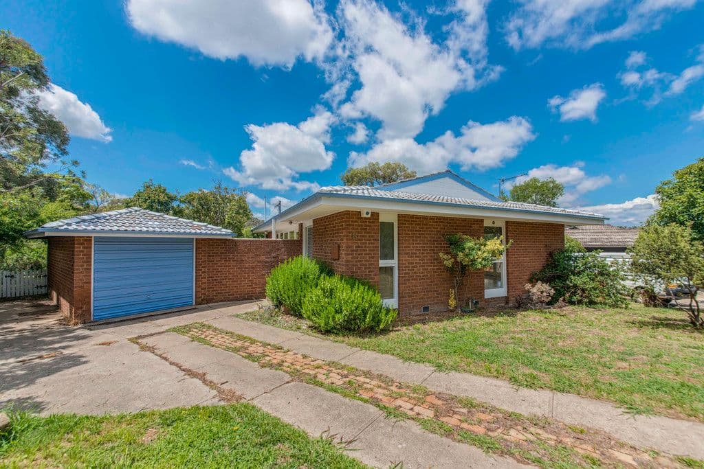 8 Olliff Place, Farrer ACT 2607, Farrer - Image 1