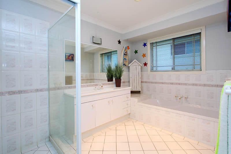 64 Saturn Crescent, BRIDGEMAN DOWNS QLD 4035, Bridgeman Downs - Thumbnail 8