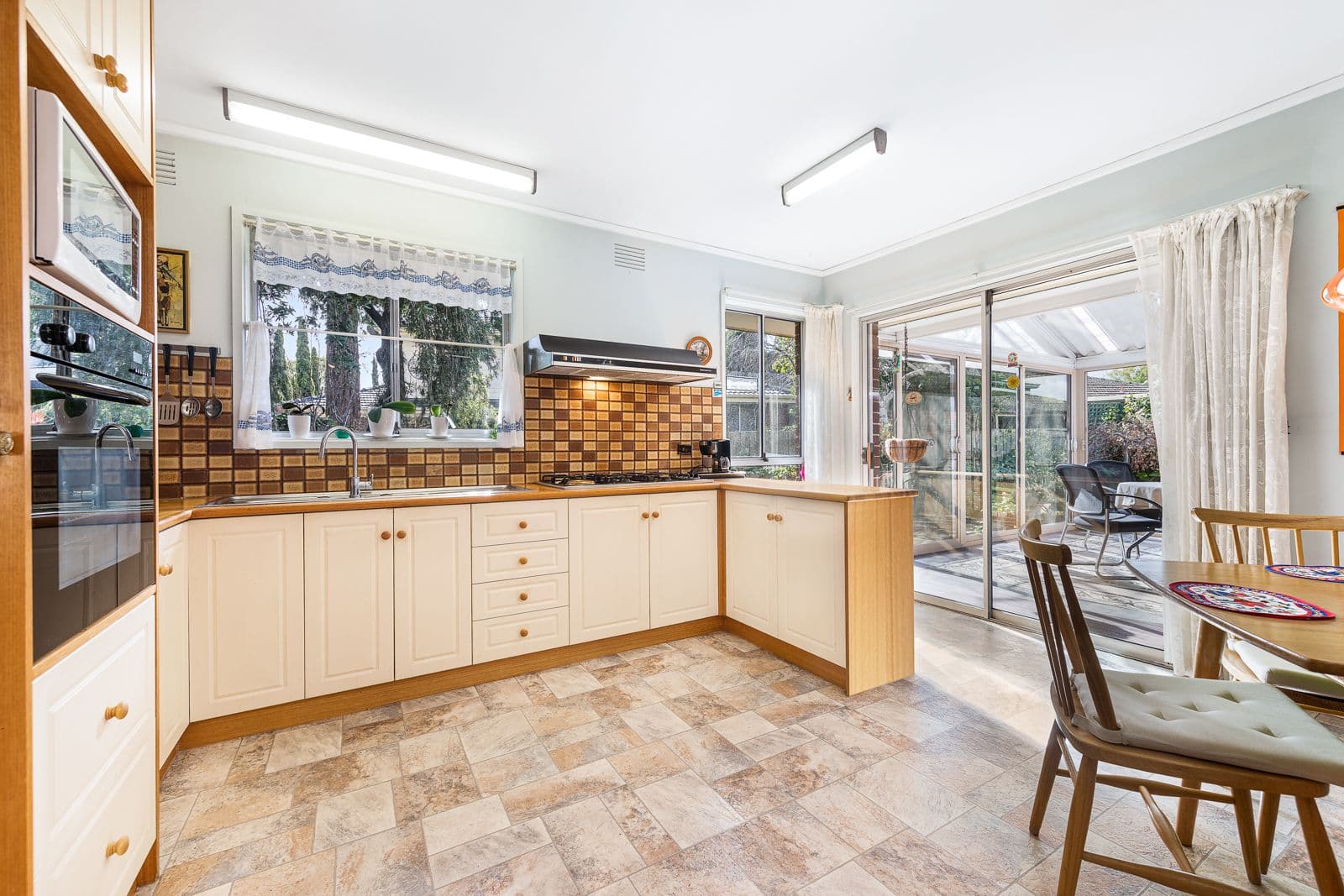 7 Jarrah Court, Glen Waverley VIC 3150, Glen Waverley - Thumbnail 5