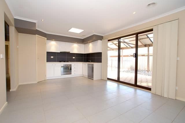 38 Ribblesdale Avenue, WYNDHAM VALE VIC 3024, Wyndham Vale - Thumbnail 3