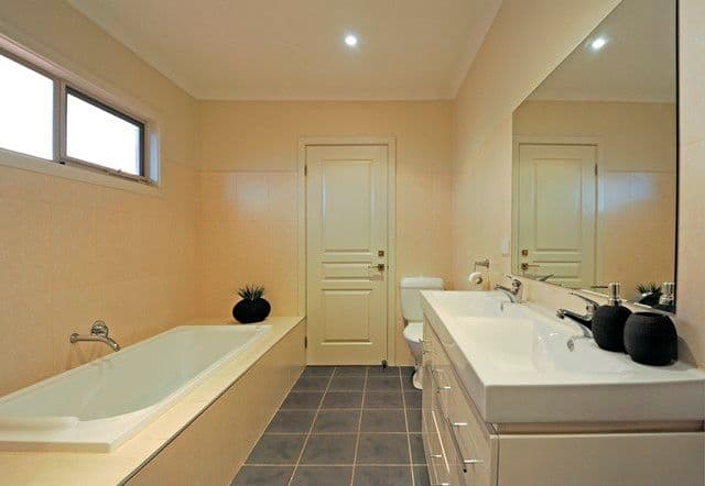 18 Suffolk Street, Reservoir VIC 3073, Reservoir - Thumbnail 6