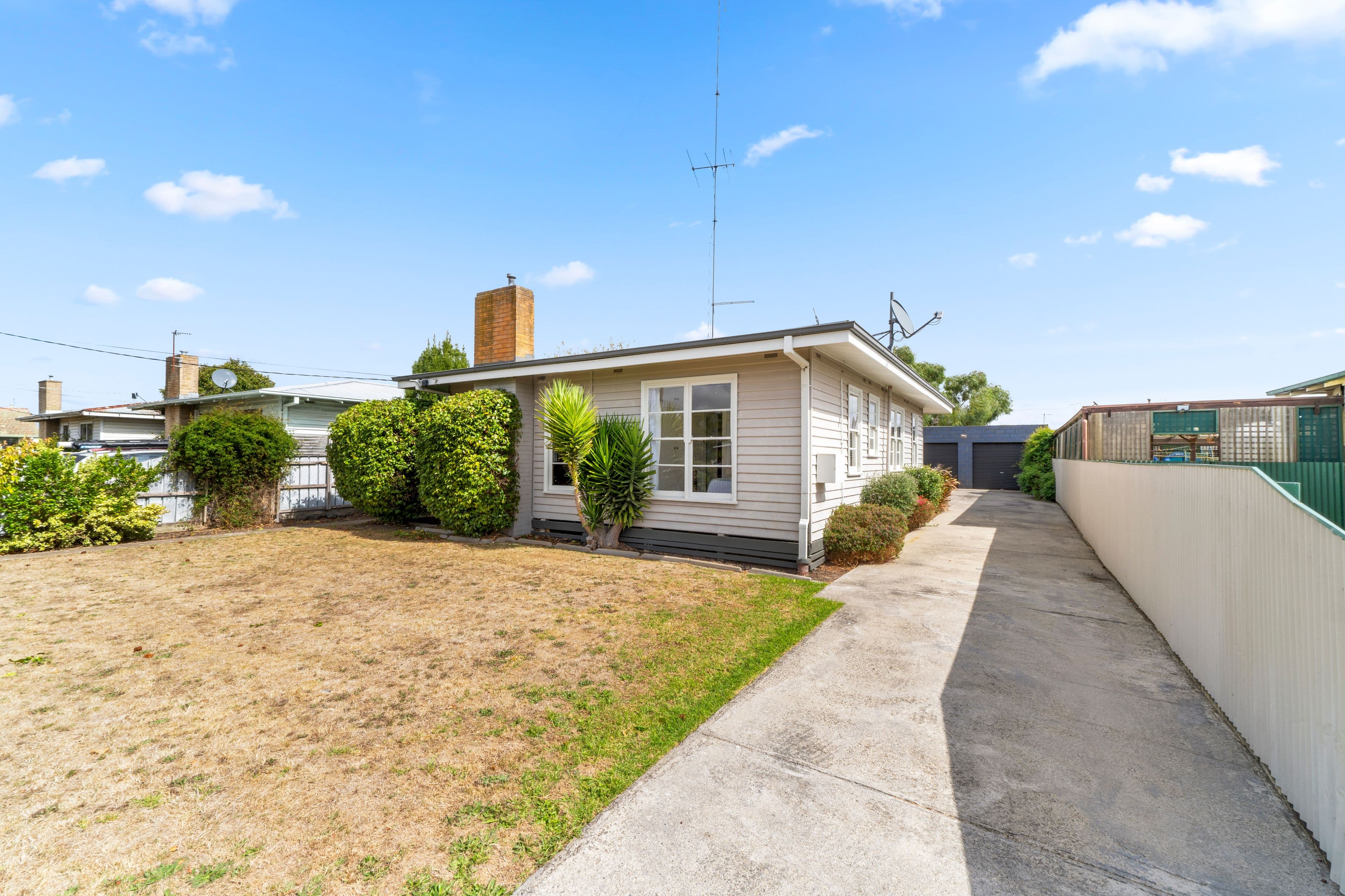 17 Robertson Street, Colac VIC 3250, Colac - Image 1