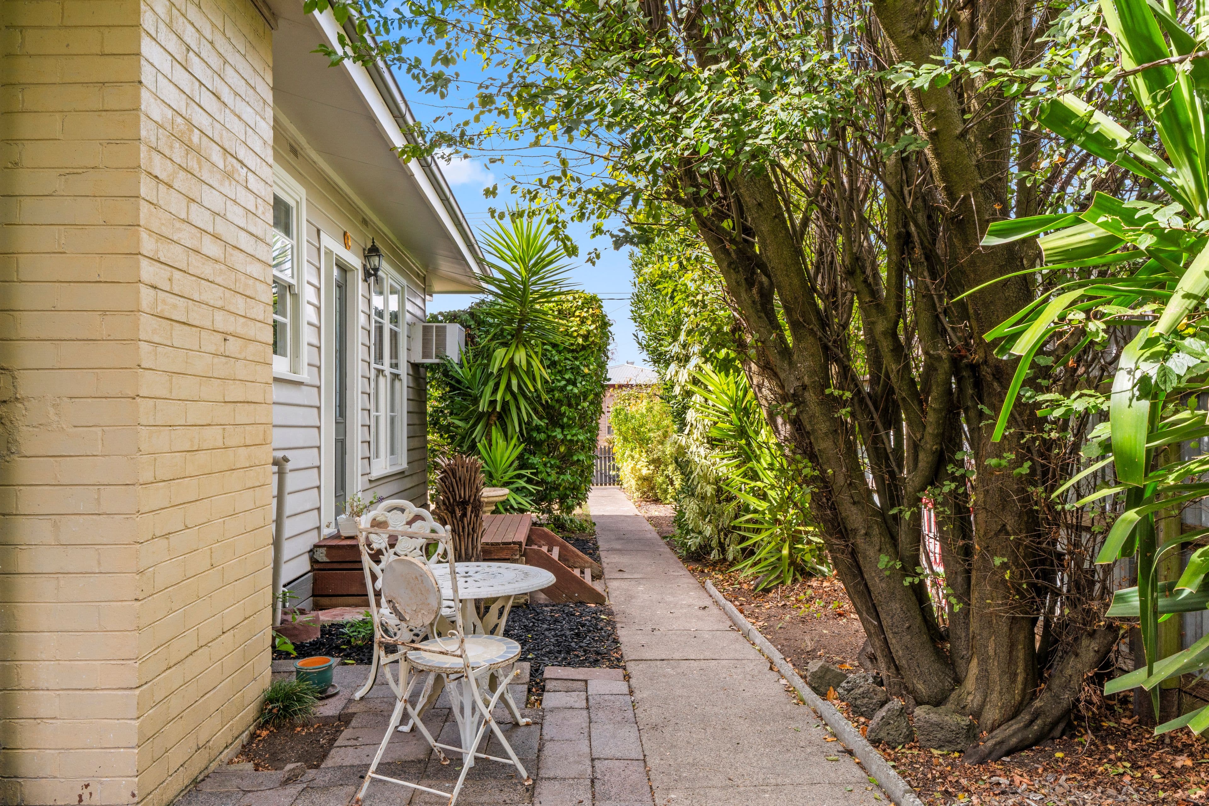 17 Robertson Street, Colac VIC 3250, Colac - Thumbnail 2