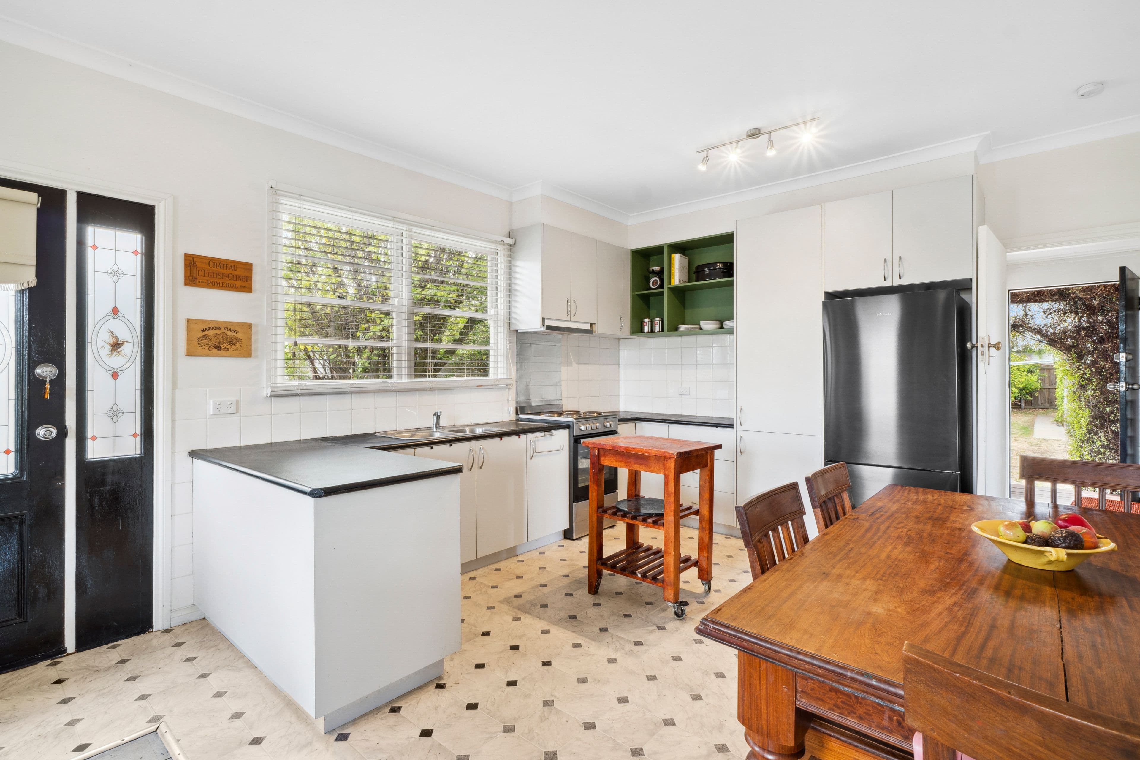 17 Robertson Street, Colac VIC 3250, Colac - Thumbnail 4