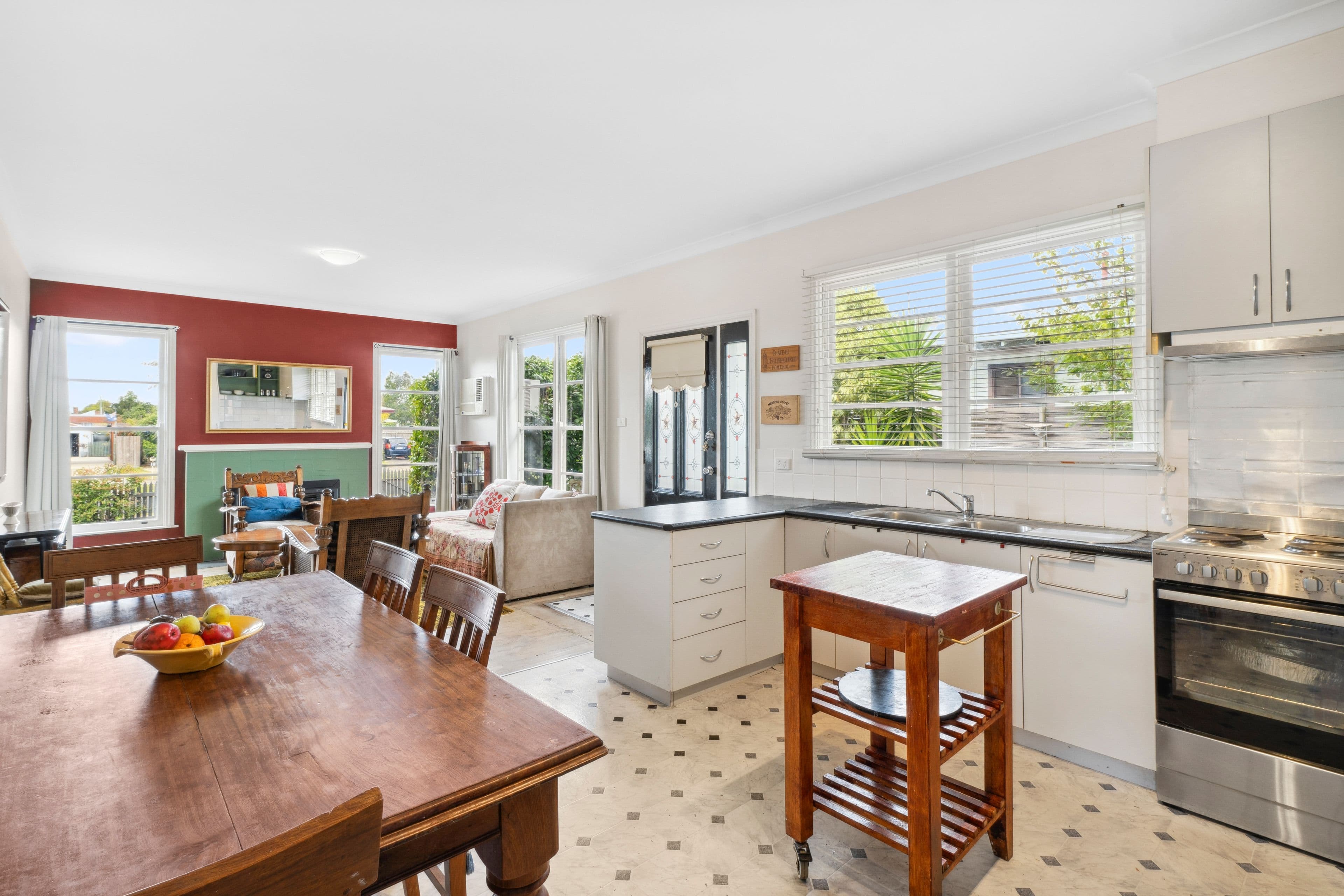 17 Robertson Street, Colac VIC 3250, Colac - Thumbnail 5