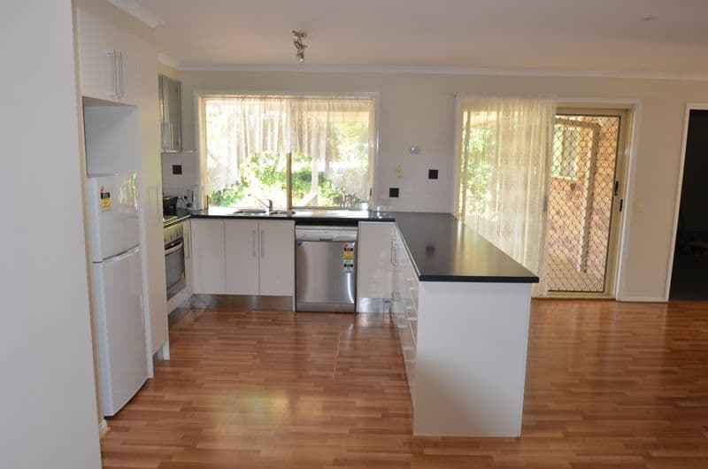 6 Alcott Court, PARKWOOD QLD 4214, Parkwood - Thumbnail 3