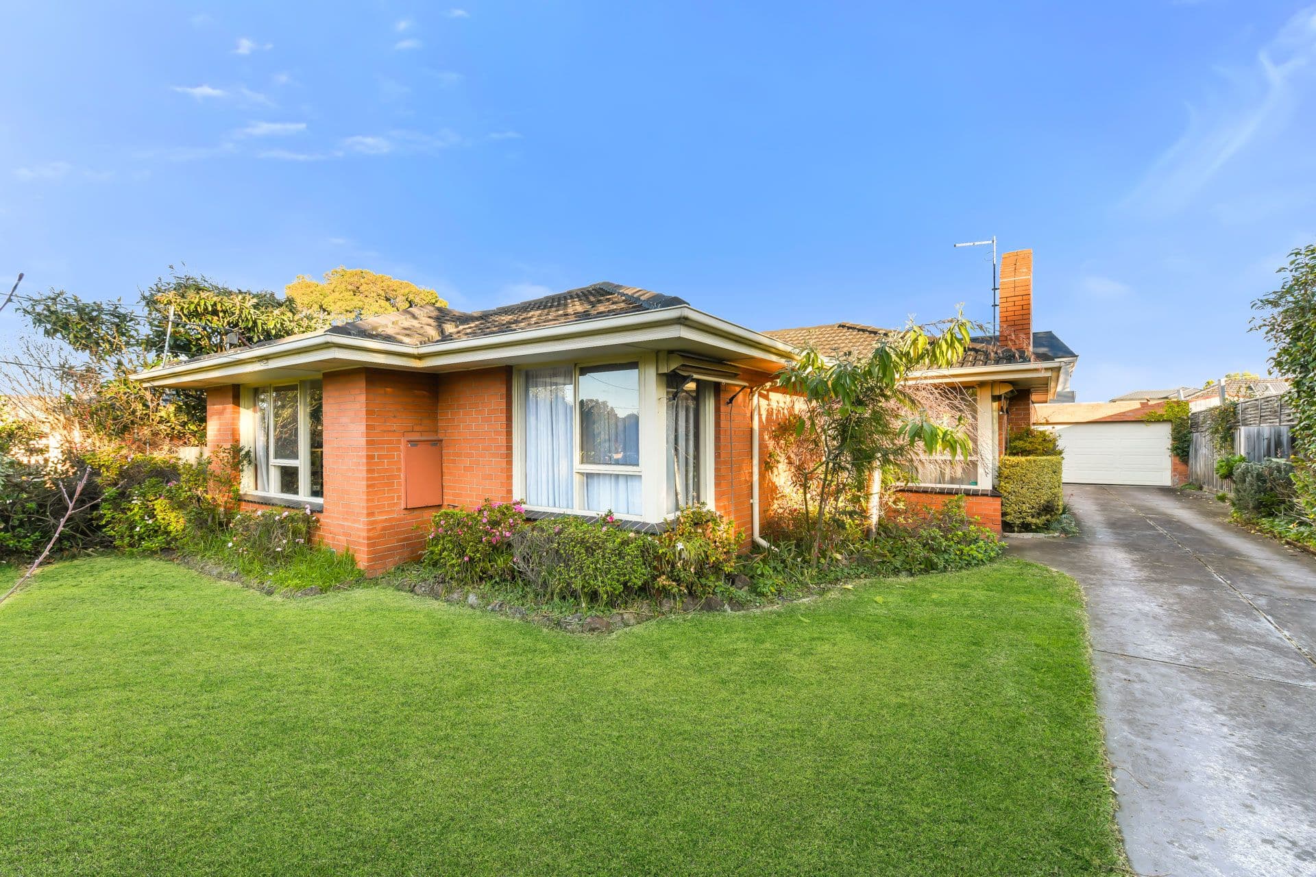 16 Cypress Avenue, Glen Waverley VIC 3150, Glen Waverley - Thumbnail 2