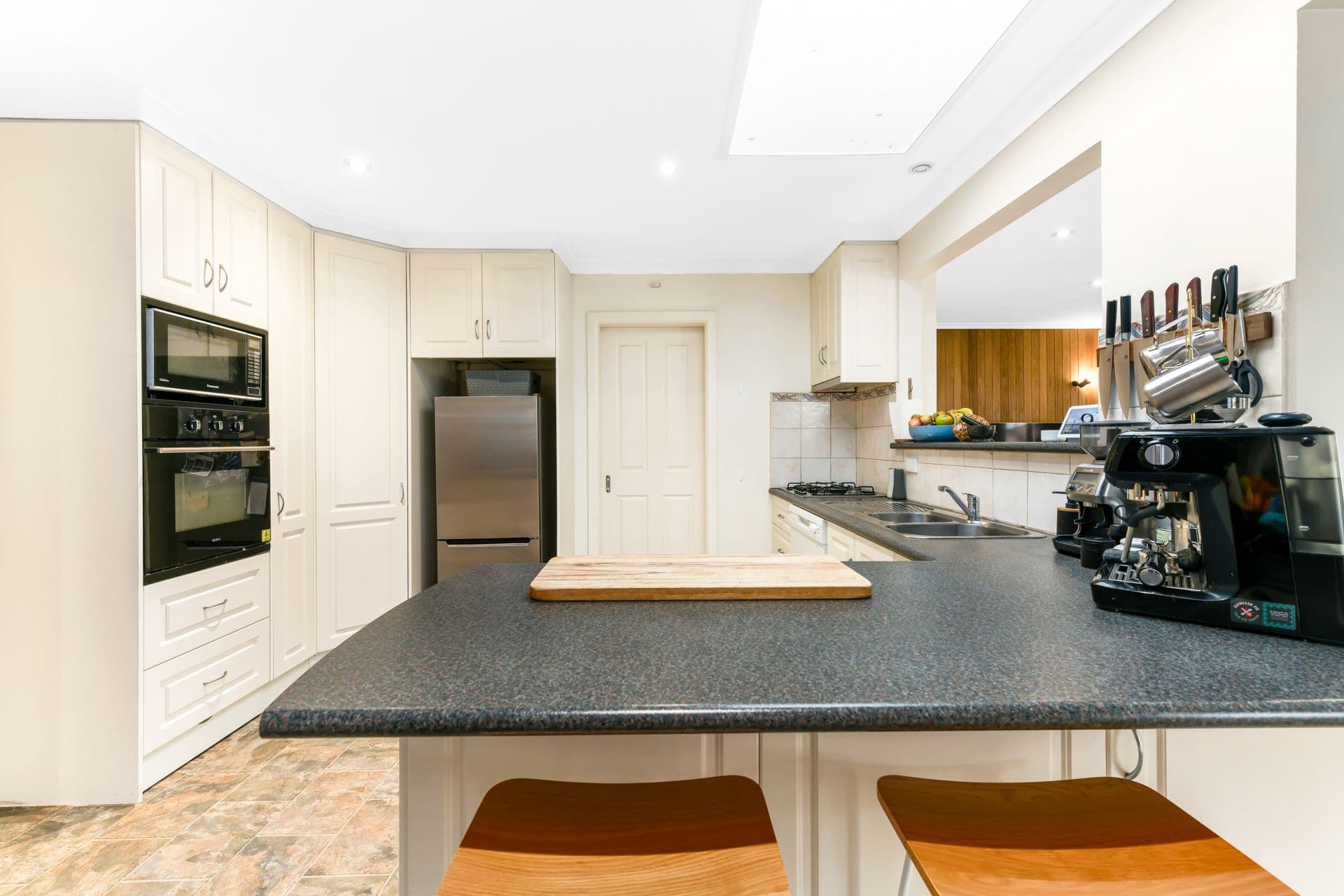 16 Cypress Avenue, Glen Waverley VIC 3150, Glen Waverley - Thumbnail 7