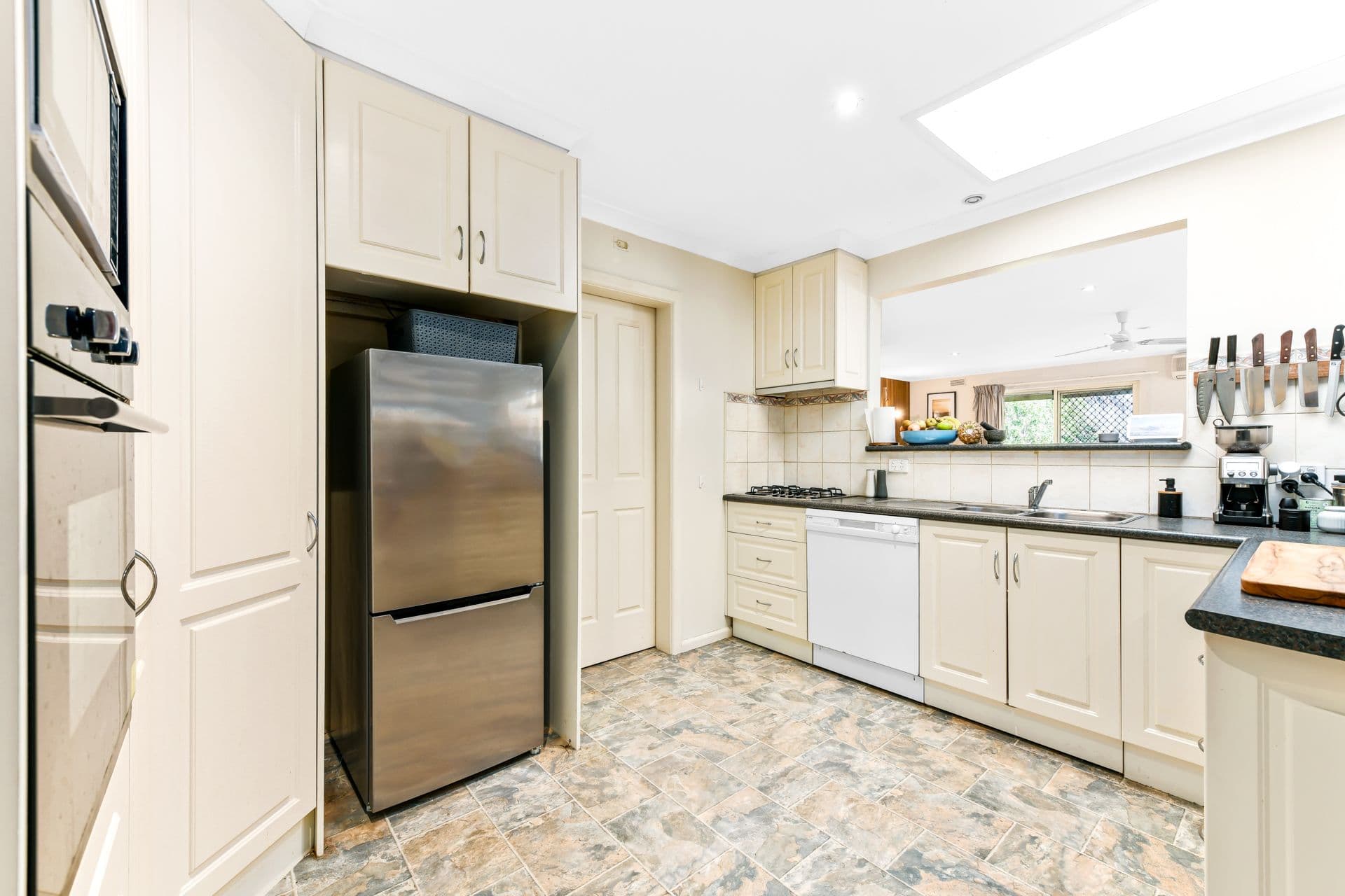 16 Cypress Avenue, Glen Waverley VIC 3150, Glen Waverley - Thumbnail 8