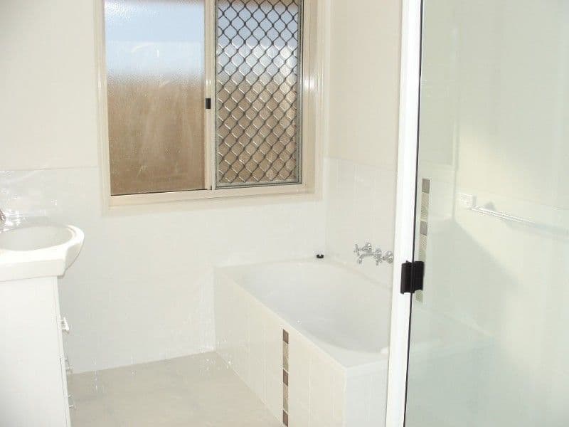 17 River Rose Drive, NORMAN GARDENS QLD 4701, Norman Gardens - Thumbnail 5