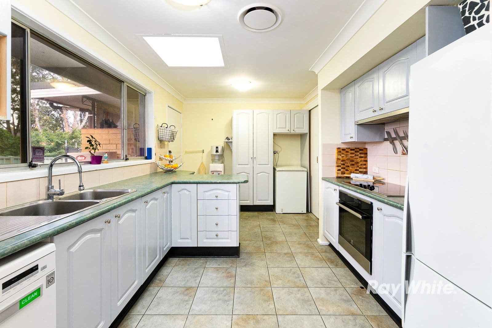 31 Solander Road, Kings Langley - Thumbnail 3