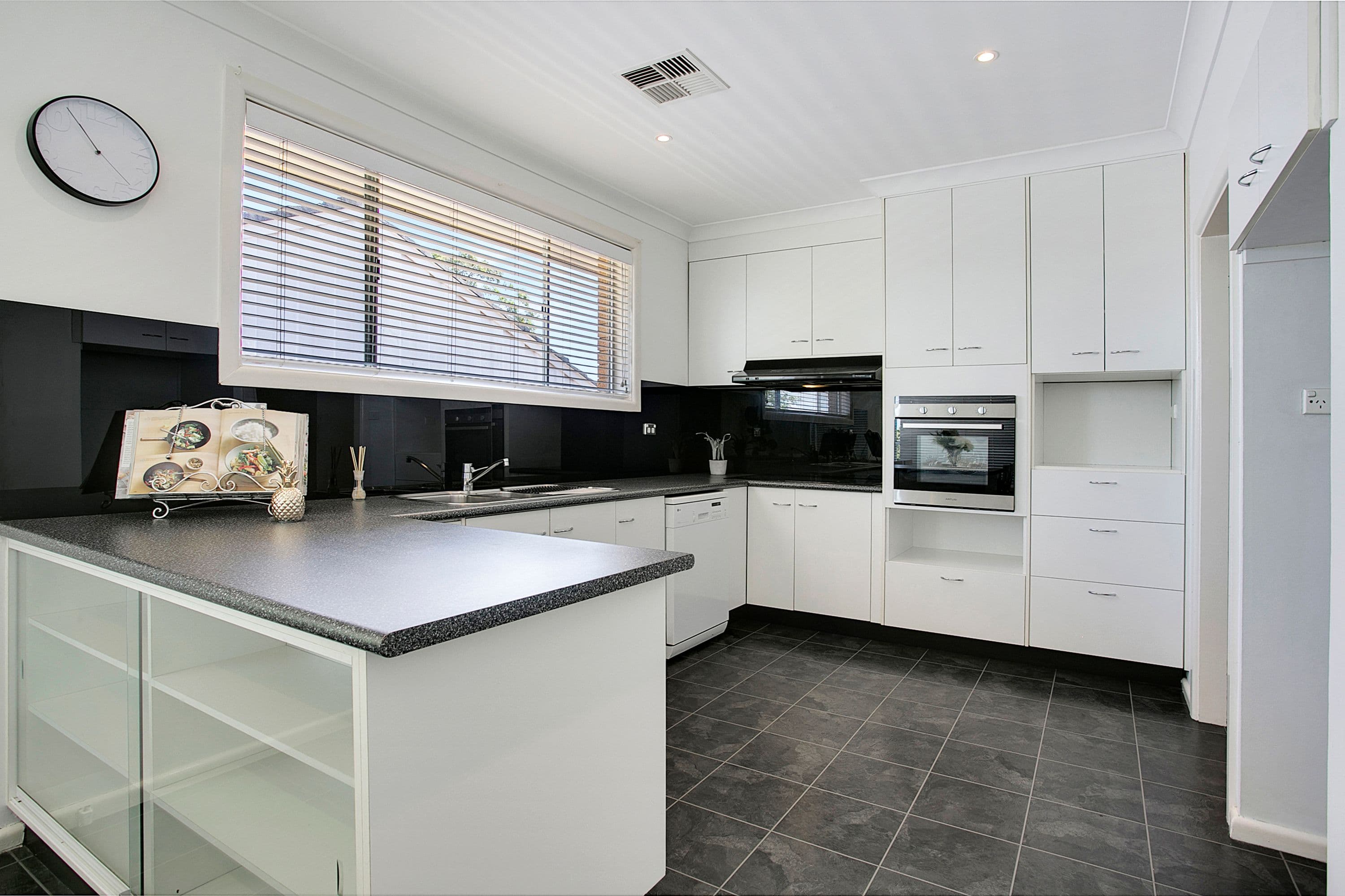 11 Blue Gum Avenue, South Penrith NSW 2750, South Penrith - Thumbnail 3