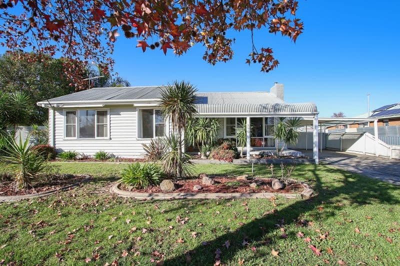 390 Hedley Crescent, Lavington - Image 1