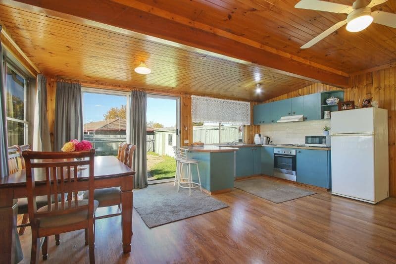 390 Hedley Crescent, Lavington - Thumbnail 2