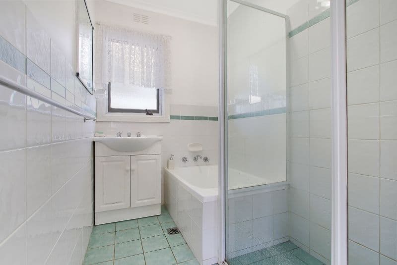390 Hedley Crescent, Lavington - Thumbnail 5